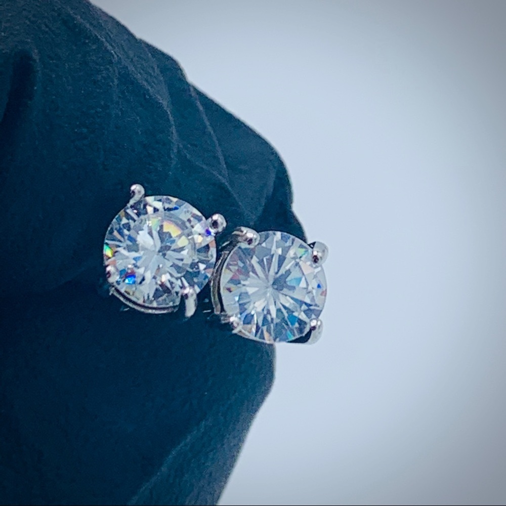 Round Earring Studs 6mm White Gold - Picture 4 of 4